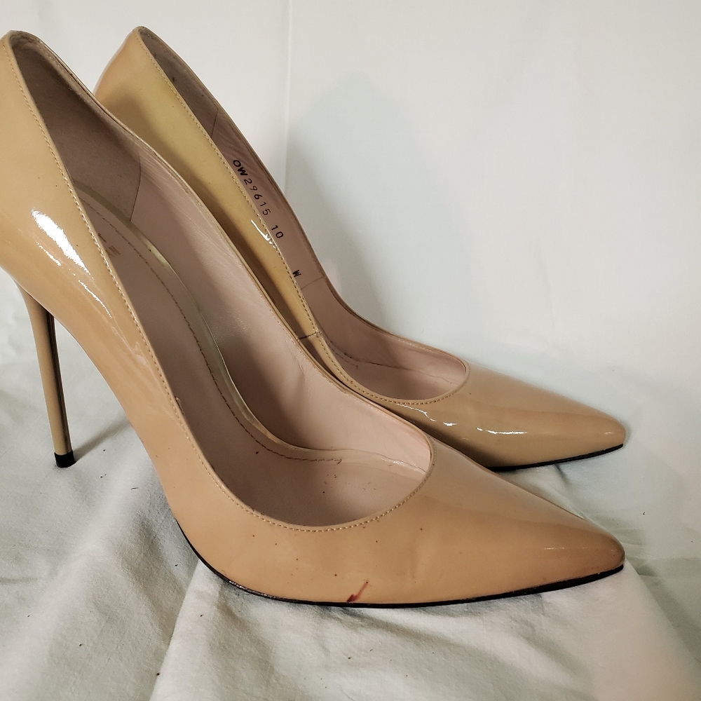 Stuart Weitzman - Picture 6 of 7